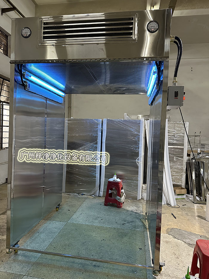 層流罩取樣車是一種用于在無菌或潔凈環境下進行樣品采集的專用設備。