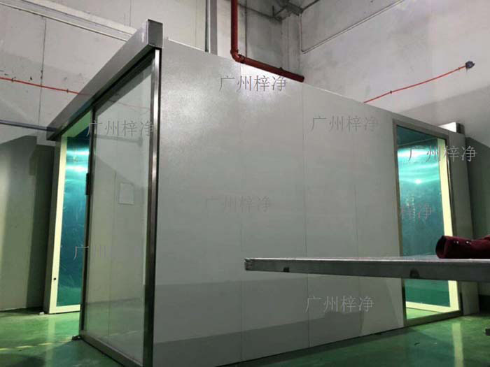 醫(yī)療設(shè)備生產(chǎn)車間風淋室工作原理